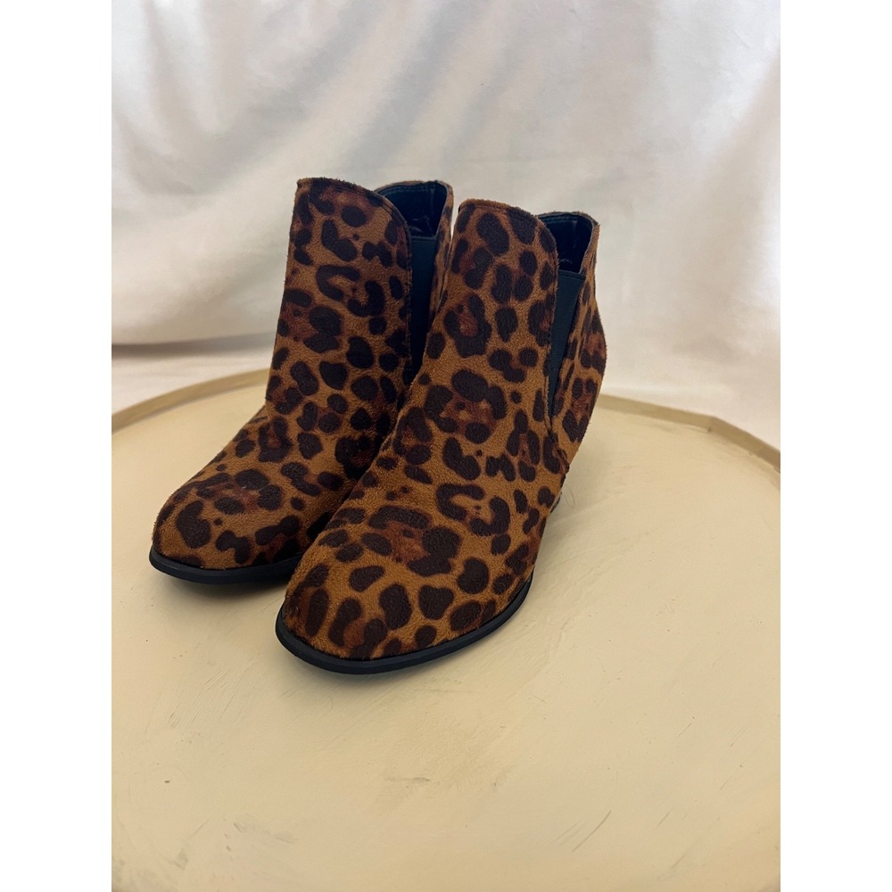Simply Southern Ankle Chelsea Boots Pull On Womens Block Heel Leopard Black sz 7